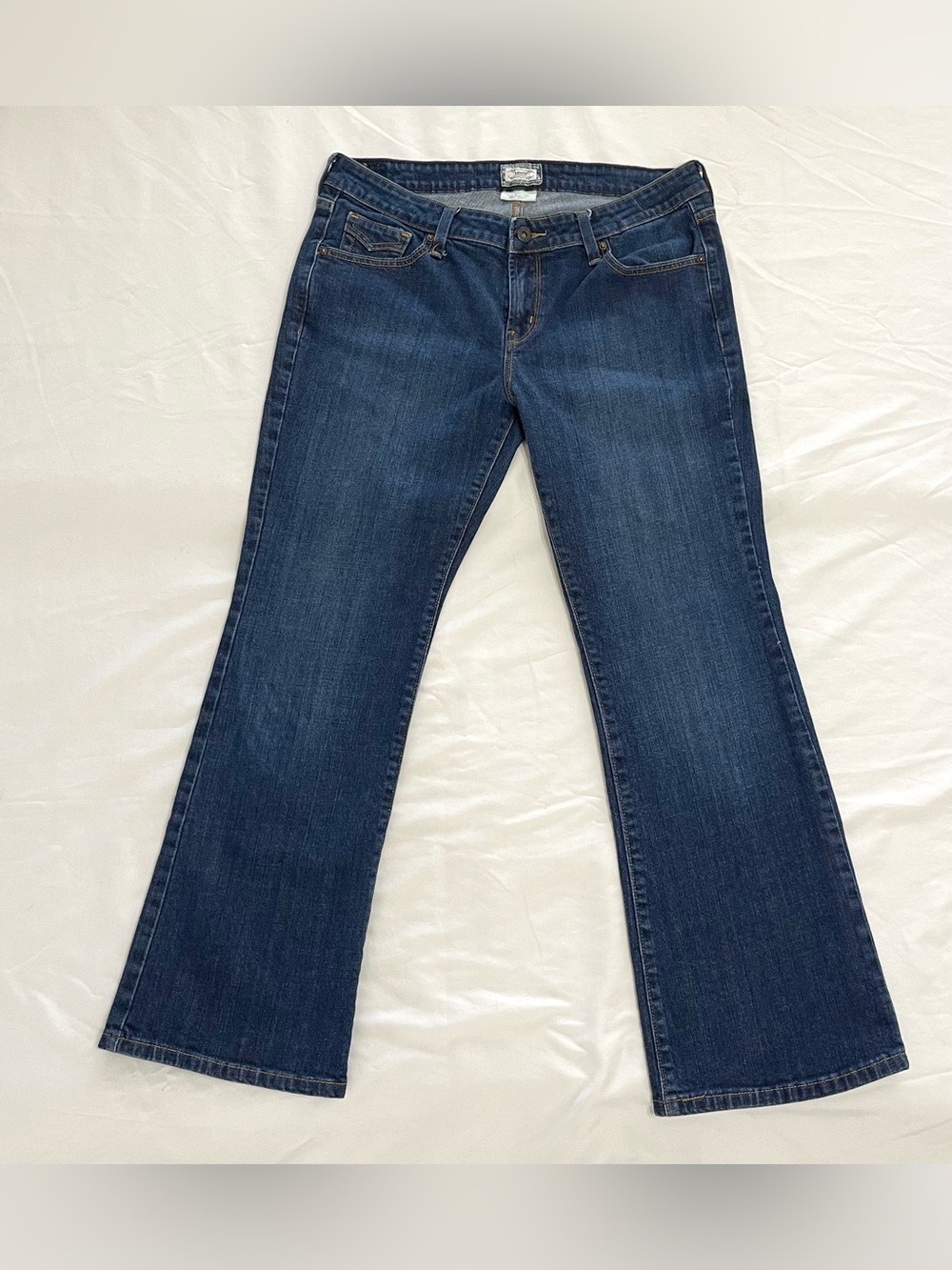 2000s Low Rise Jeans Levi’s Women’s 12 Boot Cut Denim Dark Wash